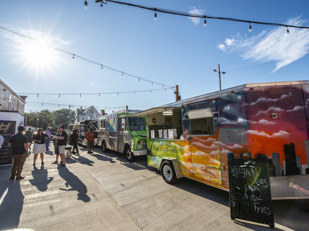 SNF' bus headed to Lambeau, beer festival