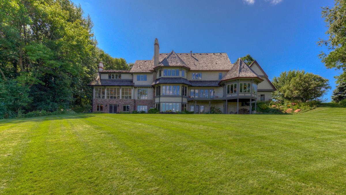 'Architecturally elegant' Medina estate listed for 1.94 million
