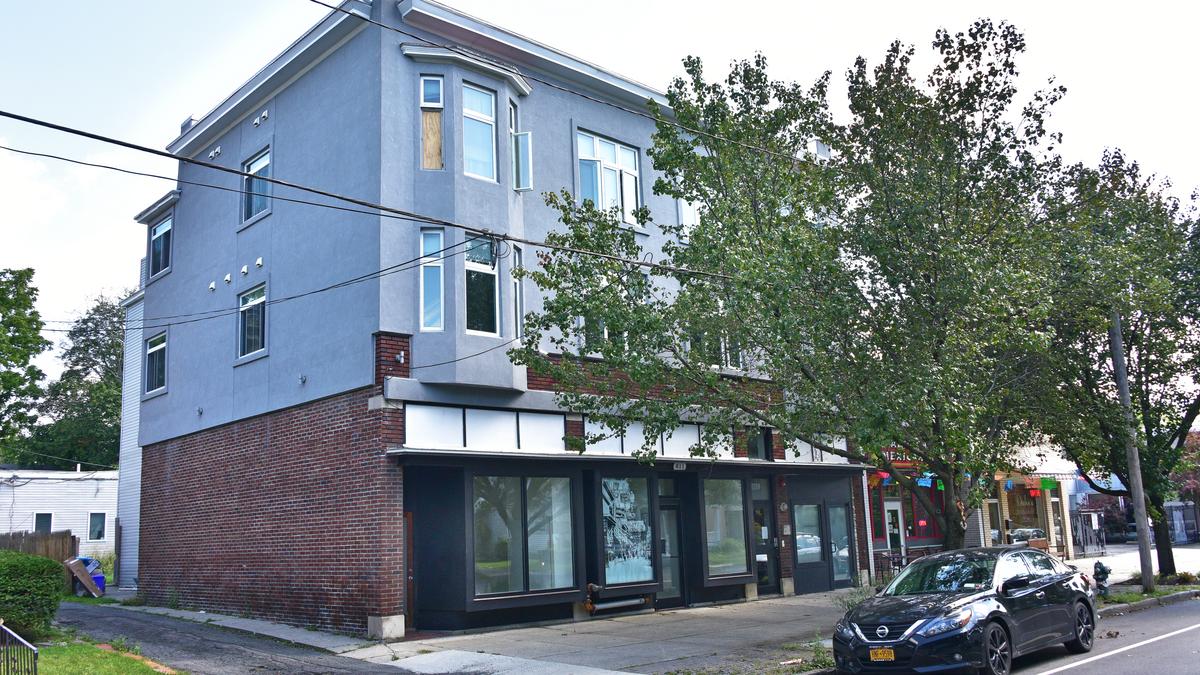 Apartment building at 811 Madison Avenue in Albany sells for 1.37