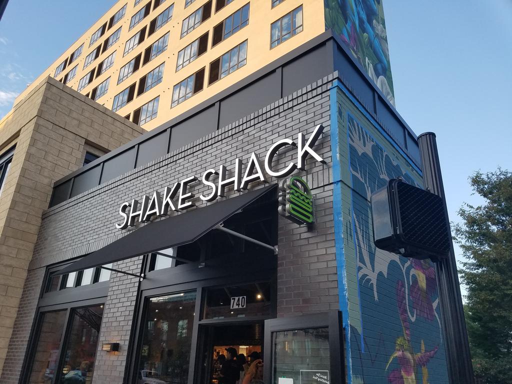 shake-shake-short-north-1-dje.jpg
