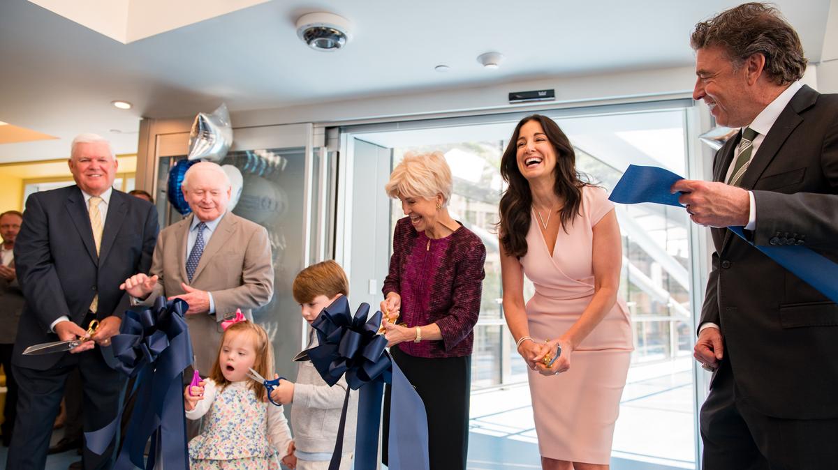 Boston Children�s Hospital sky bridge opens with help from