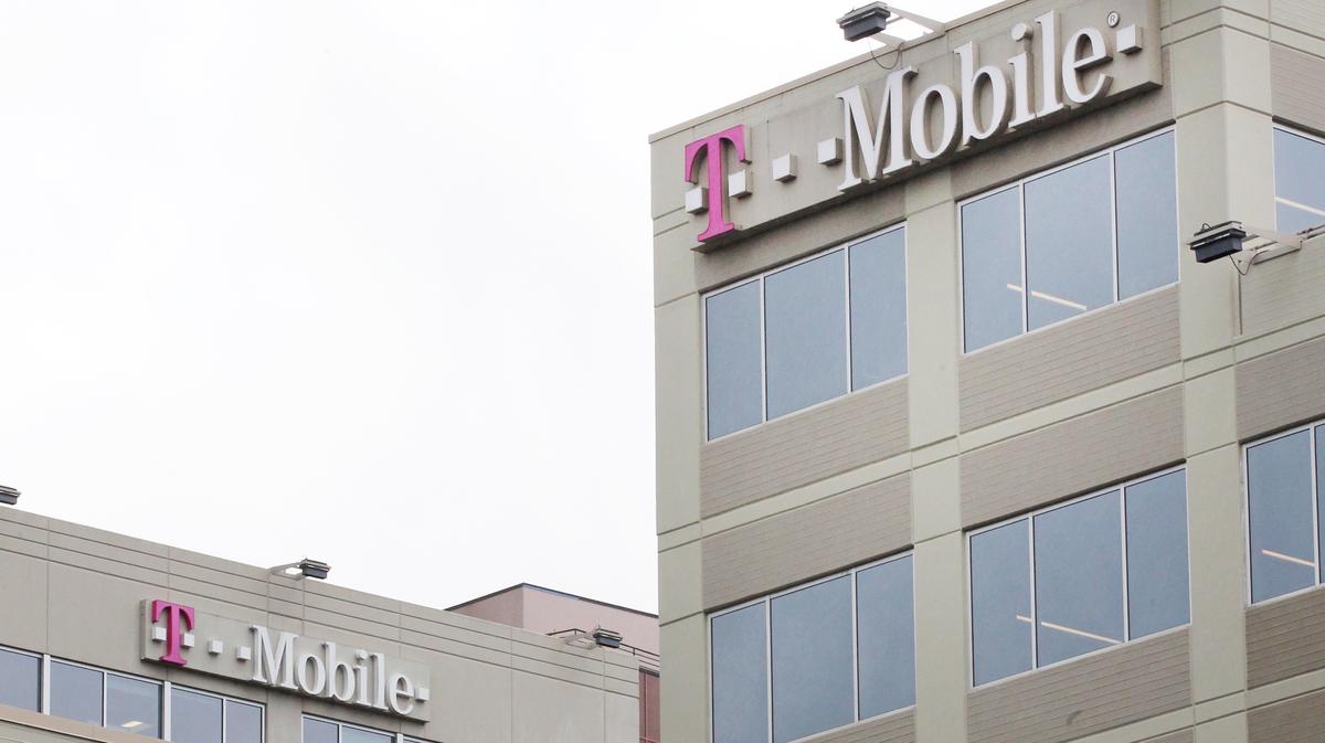 T-Mobile completes acquisition of Sprint, John Legere steps down - Puget  Sound Business Journal