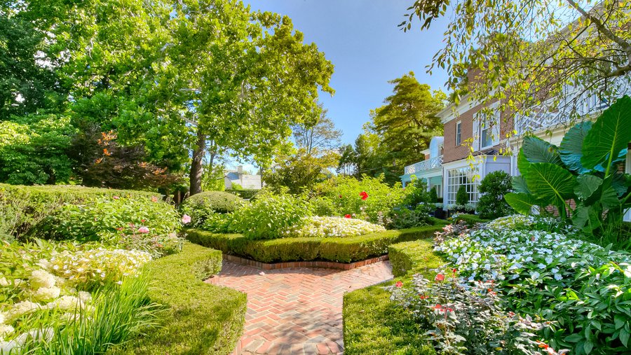 H&R Block co-founder's mansion goes up for sale [PHOTOS