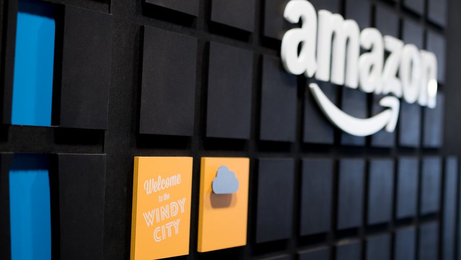 Amazon expanding in Chicago's Loop, adding 400 new tech jobs Chicago