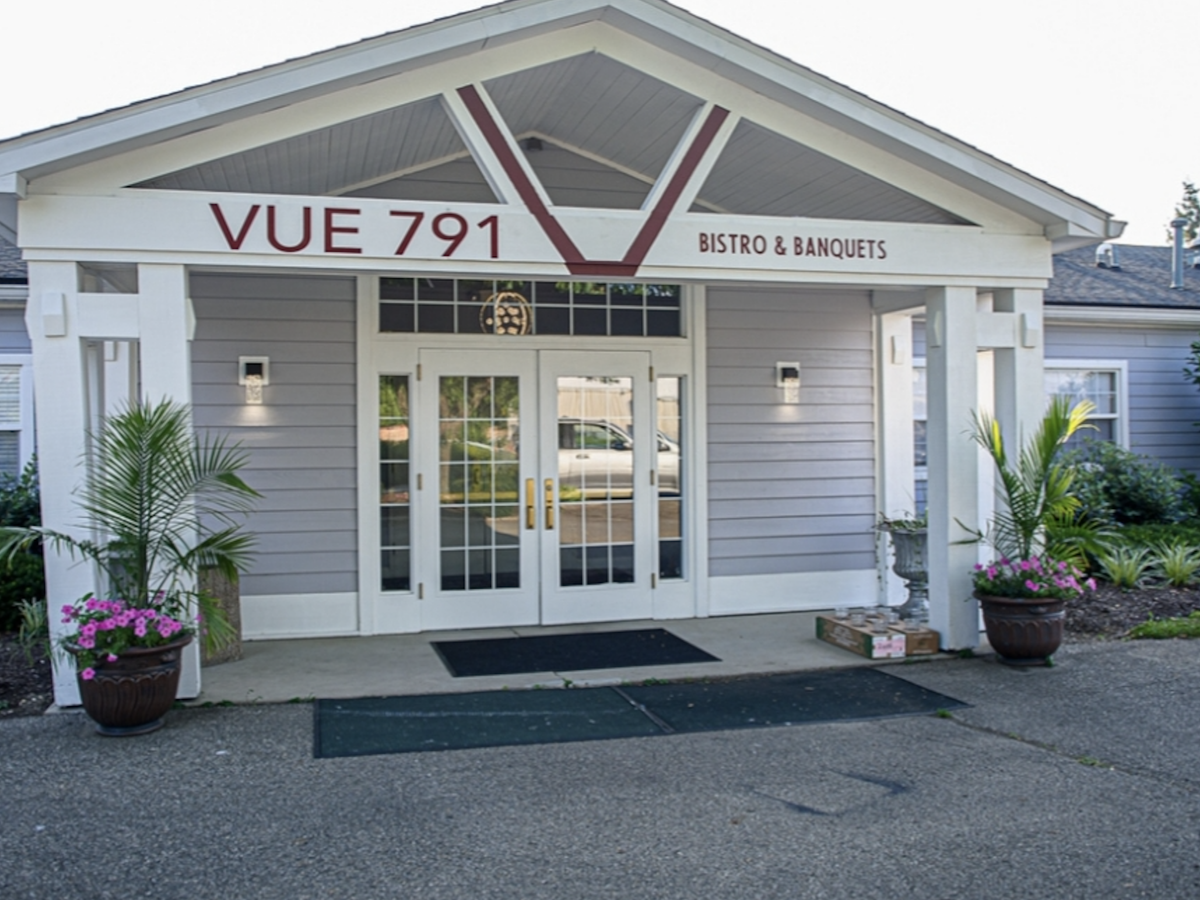Ristorante　ＹＯＮＥＭＵＲＡ A specialty store specializing in handmade souvenirs