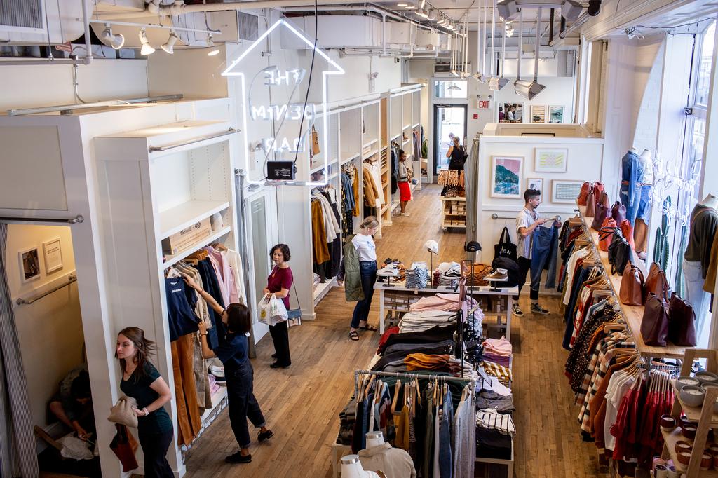 J.Crew to Close Rosedale Store