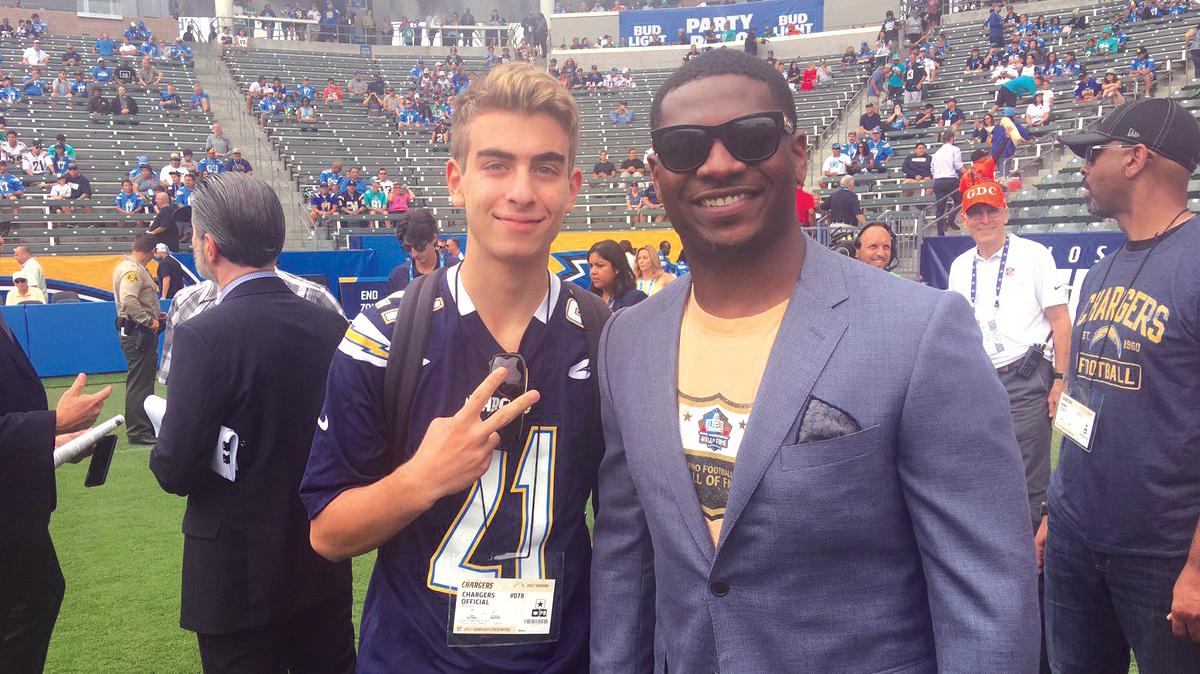 Chargers hire former star LaDainian Tomlinson to help win their