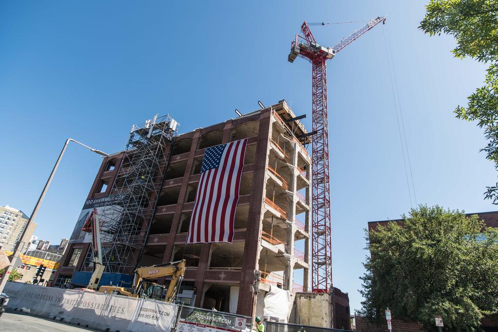 Project Team Installs 'Sky Mat' in Boston Tower, 2021-10-19