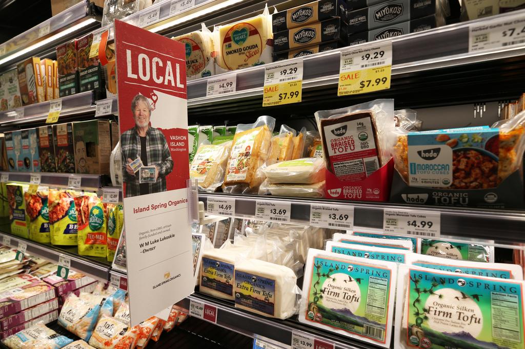 https://media.bizj.us/view/img/11480572/whole-foods-west-seattle-08.jpg