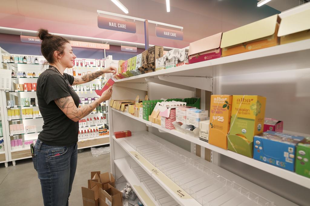 Whole Foods makes its long awaited debut in West Seattle