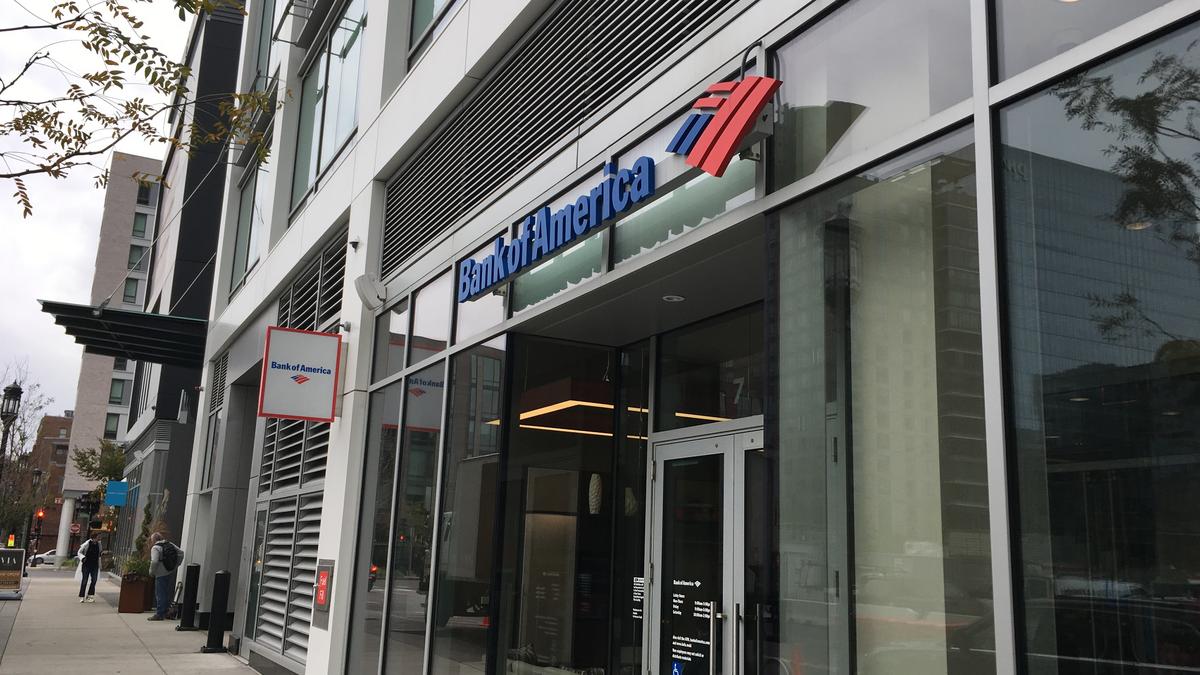 Seaport S Bank Branches Slow To Pick Up Deposits Boston Business