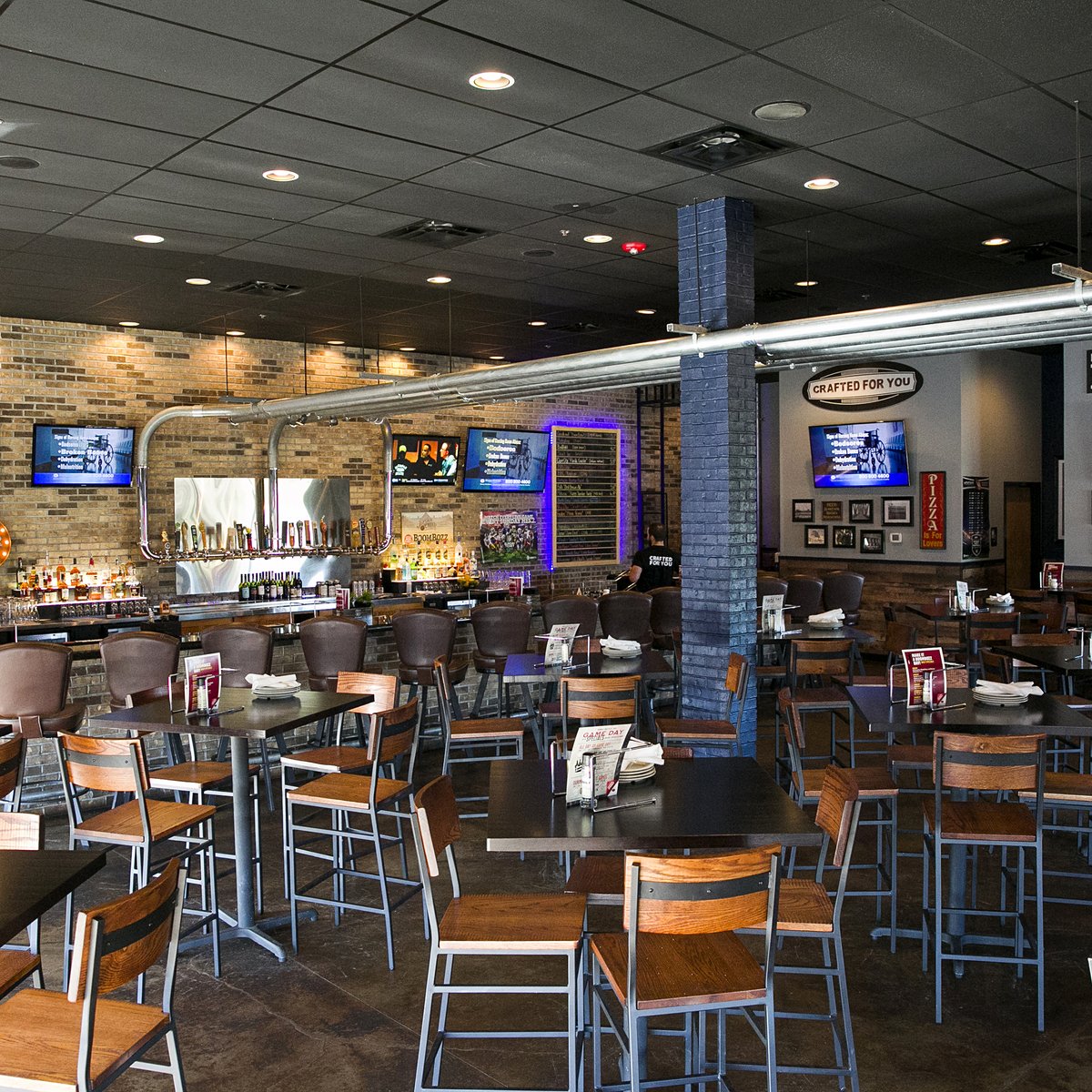 Pizza Place Sports Bar and Restaurant - Pizza Restaurant in Louisville