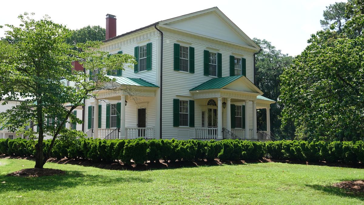 historic-north-carolina-plantation-goes-on-the-market-3-9-million