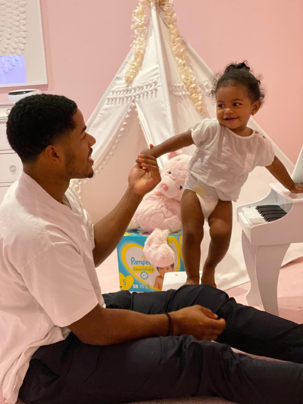 P&G teams with NFL players on dad diaper duty - Cincinnati Business Courier