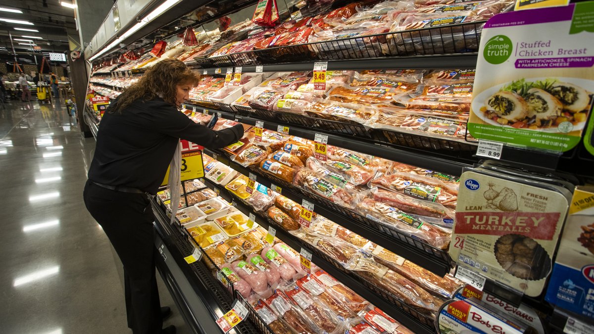 Secretaries of state urge FTC to reject deal between Fry's parent