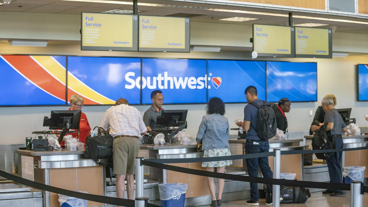 southwest-airlines-customer-service-workers-reject-tentative-labor