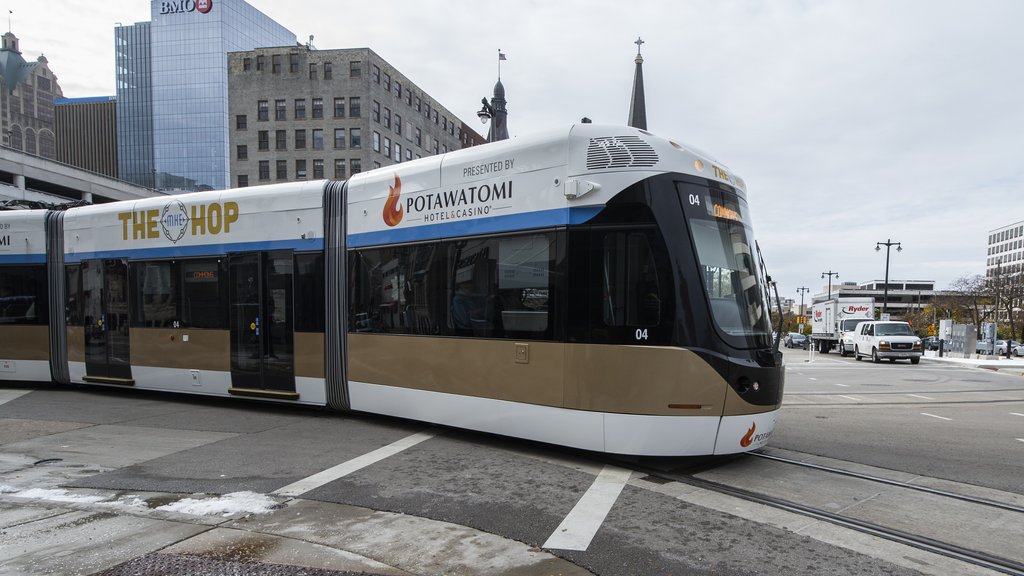 Time to stop arguing over streetcar - Milwaukee Business Journal