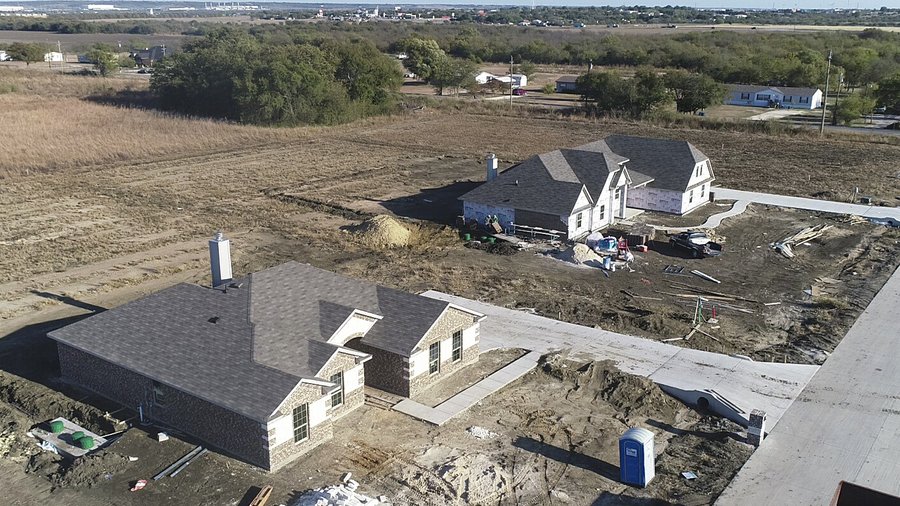 Claims against indicted Dallas developer Tim Barton cloud residential