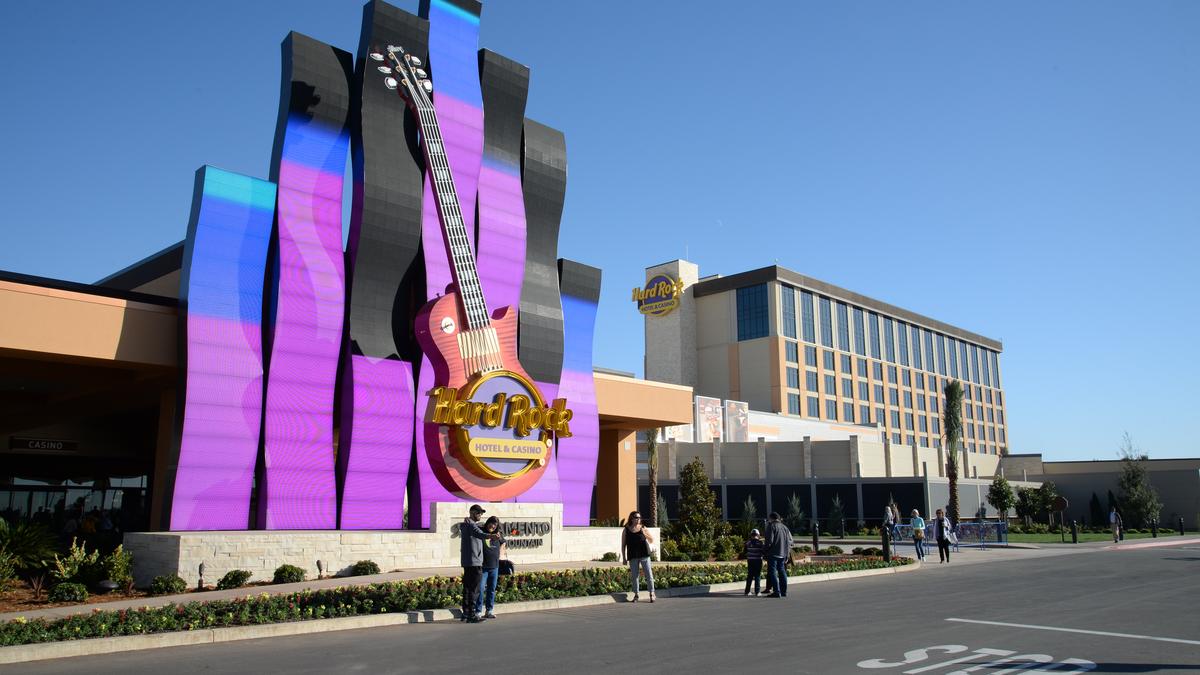 hotels near hard rock casino ohio
