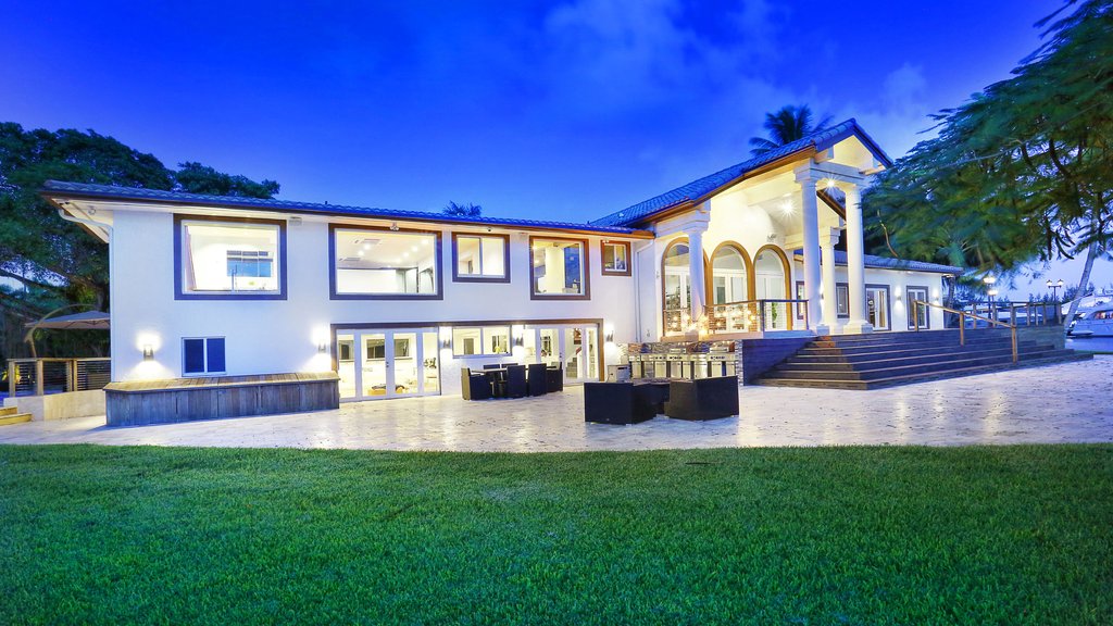 NFL's Frank Gore Lists Davie Mansion