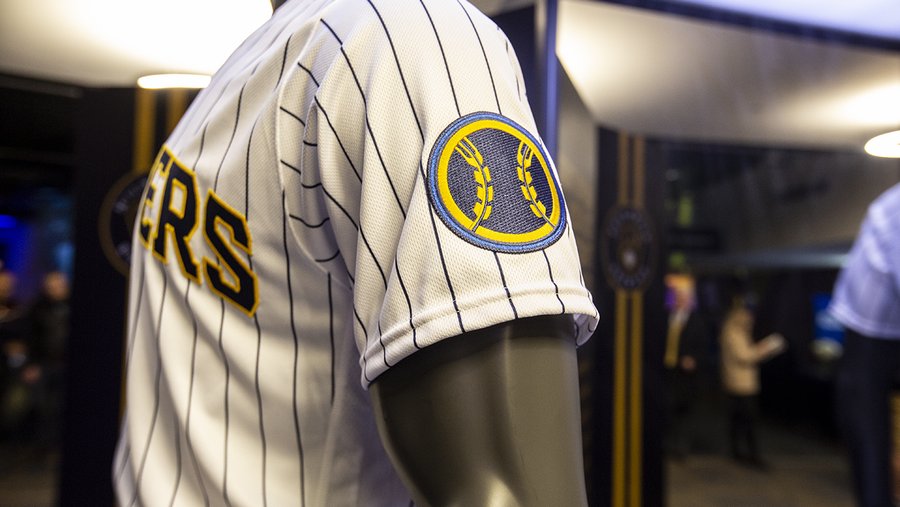 Brewers expect sales jump with new merchandise - Milwaukee