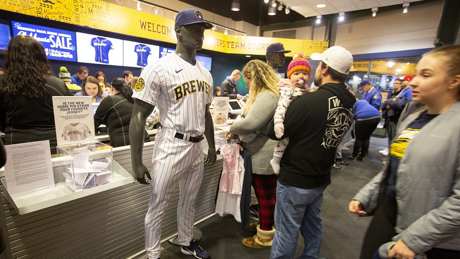 Brewers to open team store June 30; restaurant at Miller Park to open in  July - Milwaukee Business Journal