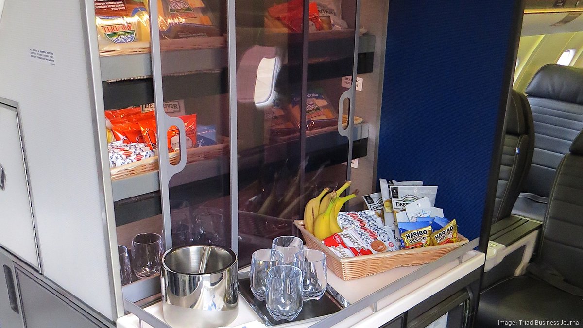 Delta to add CRJ550 regional jet with walkup snack bar Minneapolis
