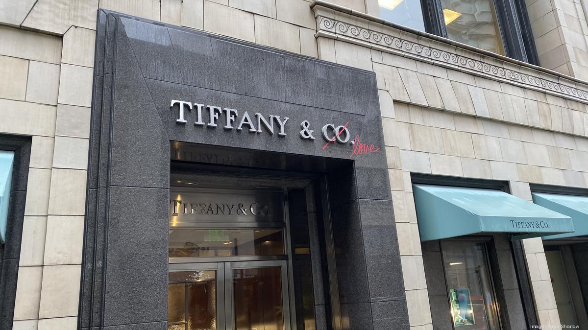 Tiffany & Co beats Wall St forecast