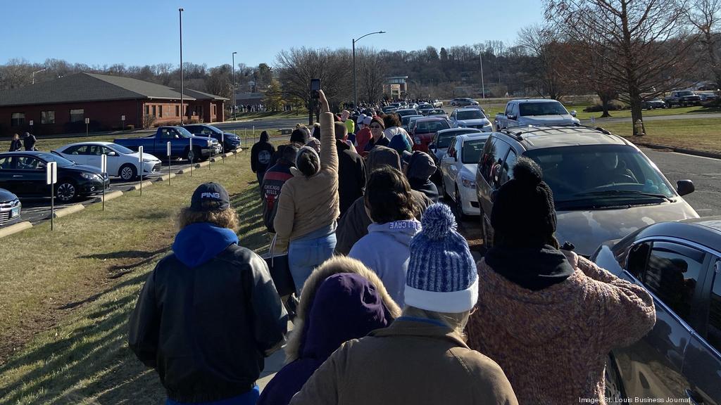 Inside the joyful three-hour wait for recreational pot in Metro East (photos)