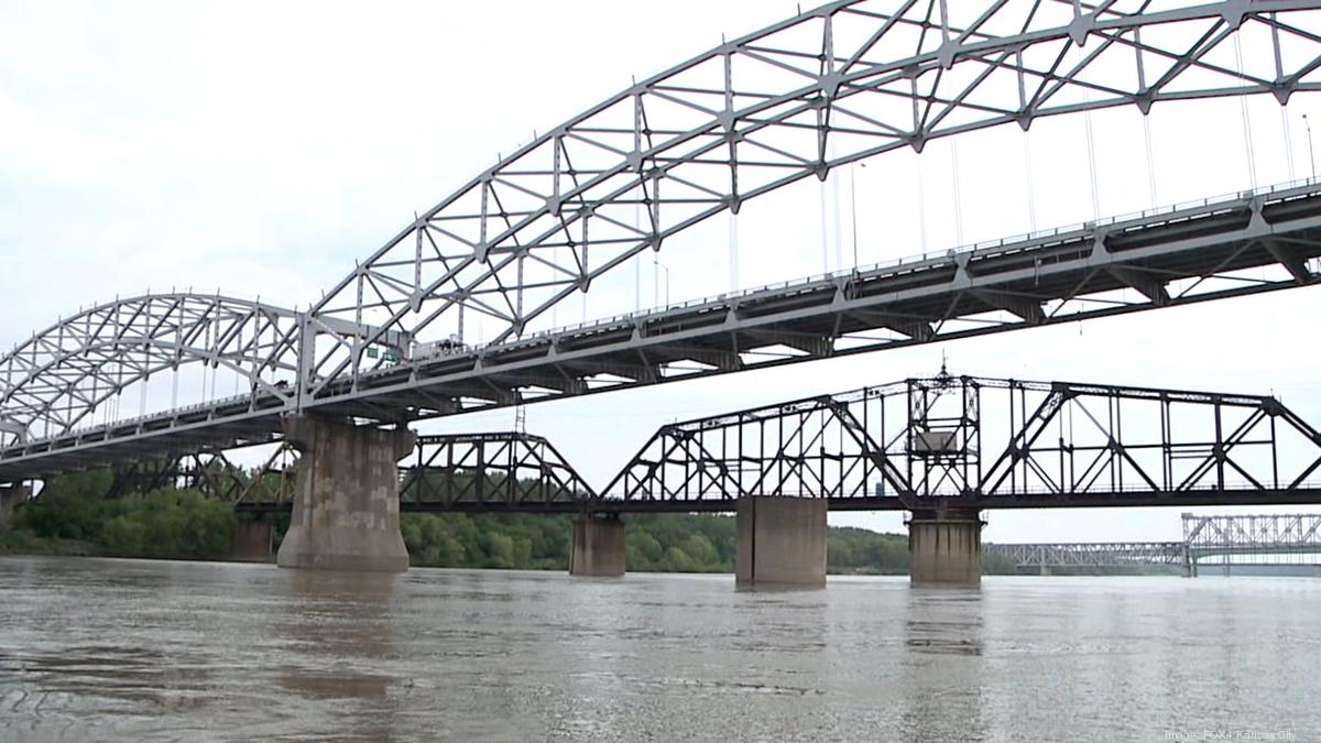 Broadway Bridge (Buck O'Neil Bridge) 