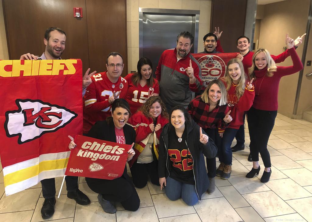 Chiefs fans wrap up Red Friday celebrations at Zona Rosa