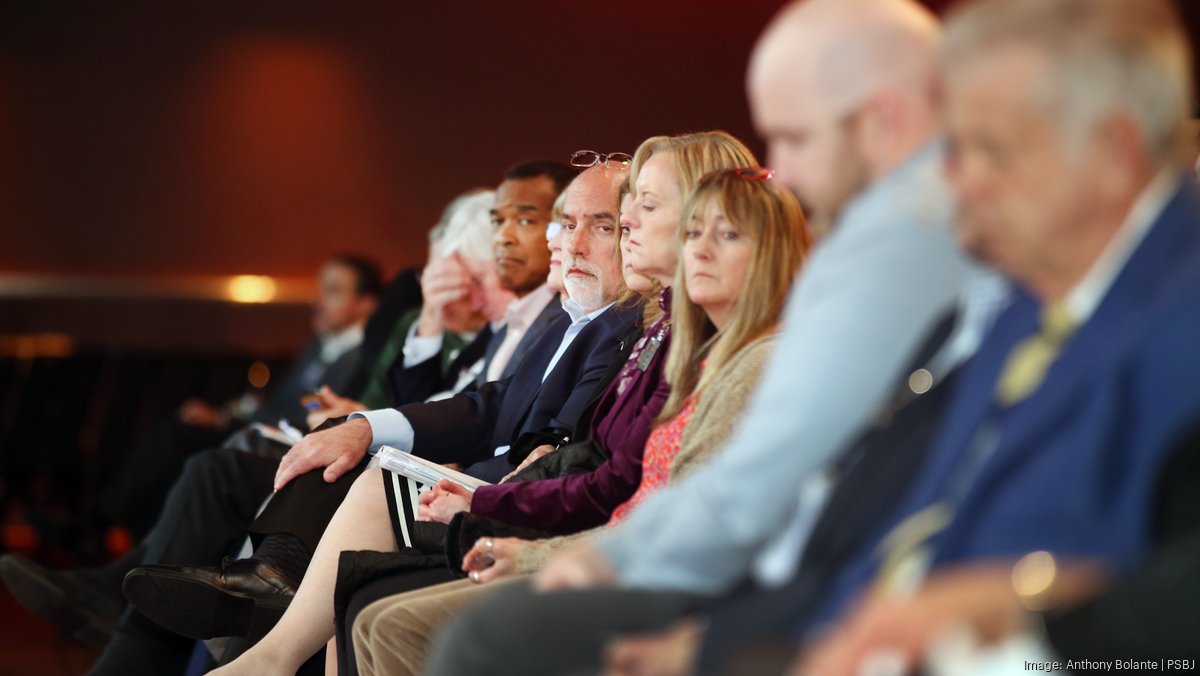 Costco talks hot dogs, chickens and pumpkin pie at shareholders meeting