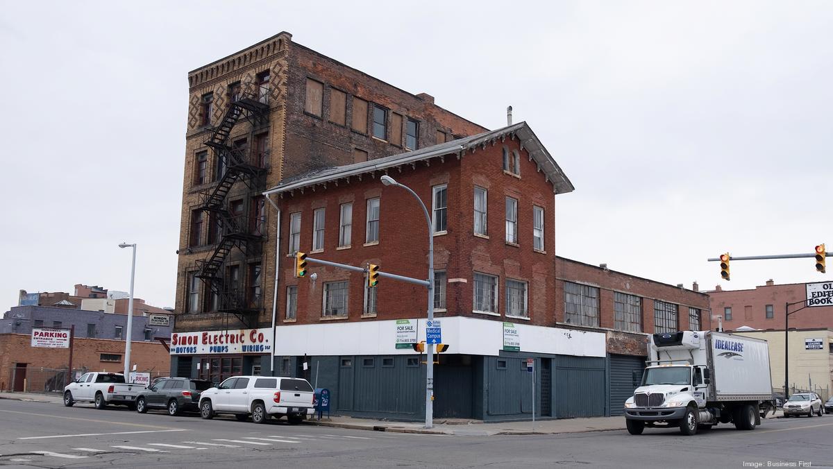 Douglas Jemal caps 4.1 million Mahoney bid with 5 million Simon