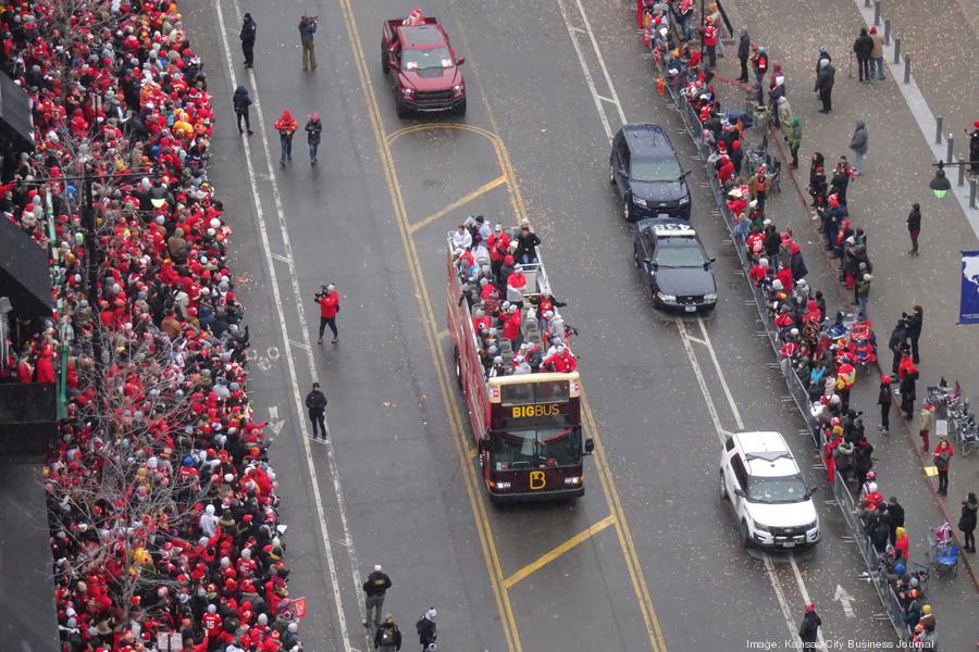 Chiefs players used Vince Lombardi trophy to drink champagne at their Super  Bowl celebration