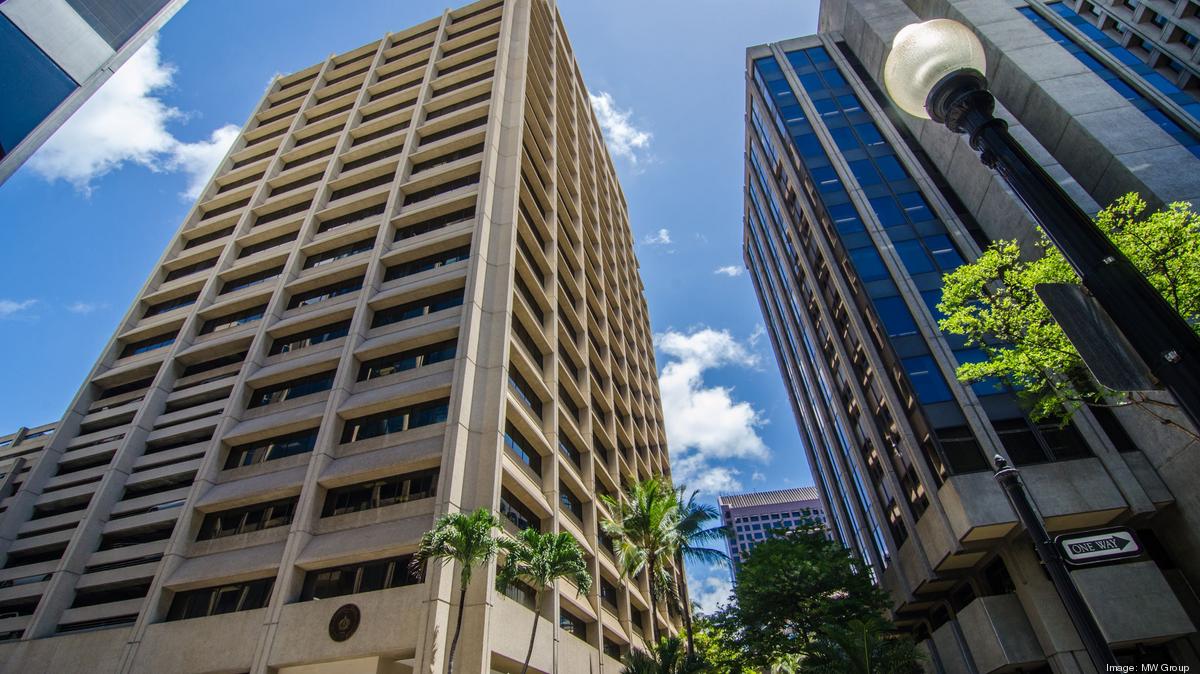 honolulu-s-pacific-club-to-close-for-15-days-plaza-club-shuts-down-to