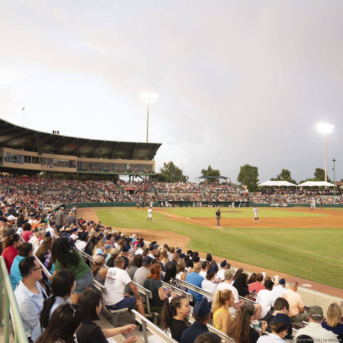 UNIVERSITY OF MIAMI BASEBALL TOUR! (New $10,000,000 Upgrades) 