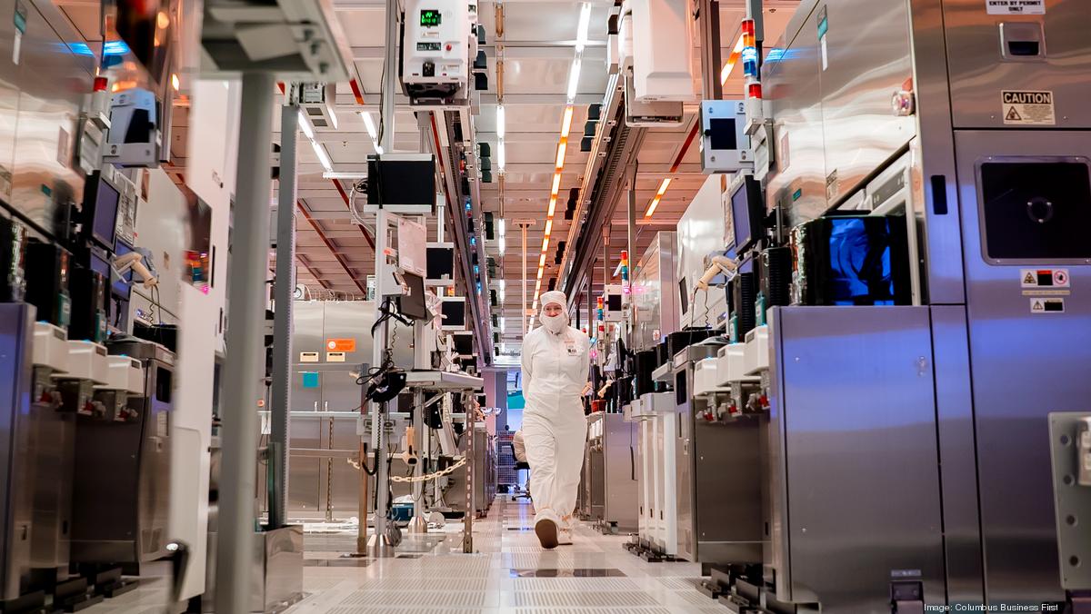 Intel offers a rare peek inside its Arizona production facility ...