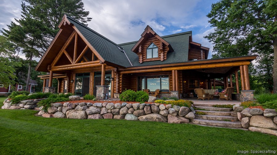 Dream Cabins Custom built Hiawatha log home on Leech Lake has indoor