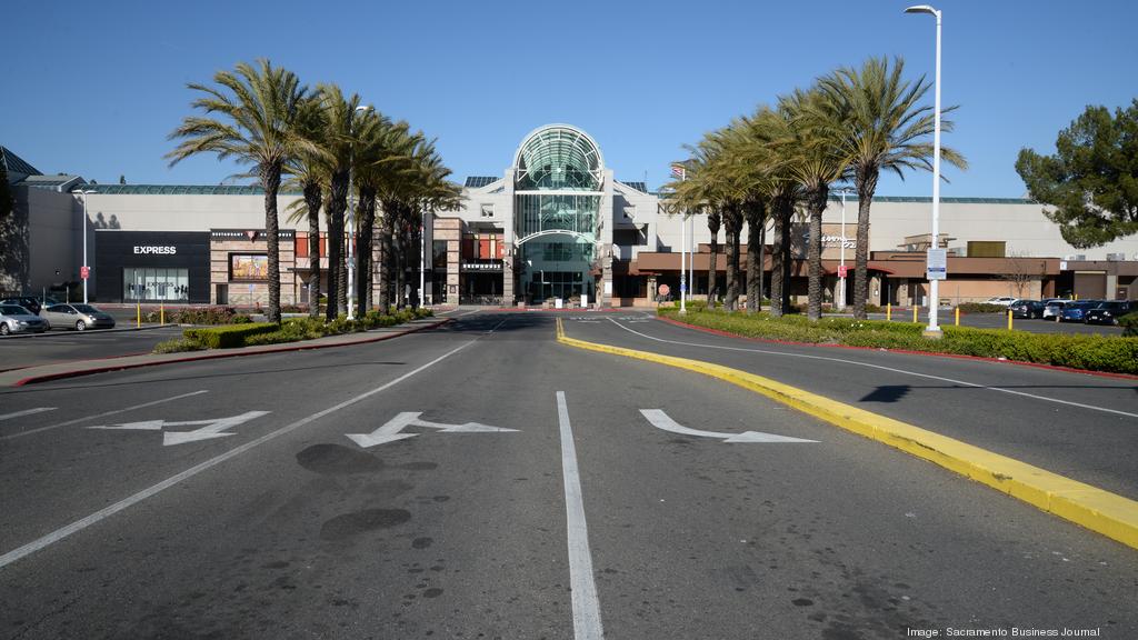 crocs store arden fair mall