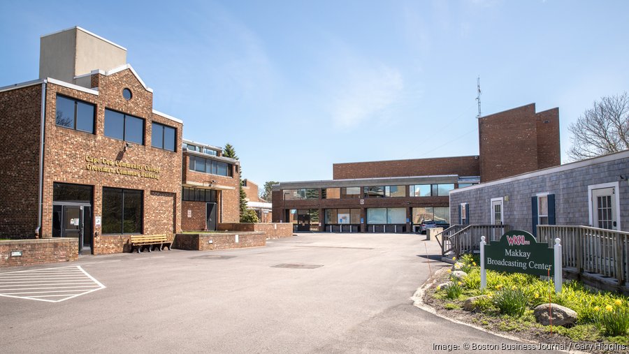 Community colleges could see boost in fall enrollment, new report says