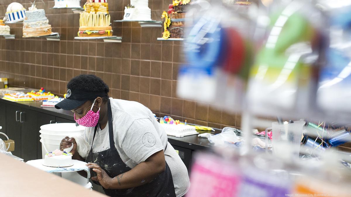KC grocery store workers 'essential' during pandemic [PHOTOS] Kansas City Business Journal