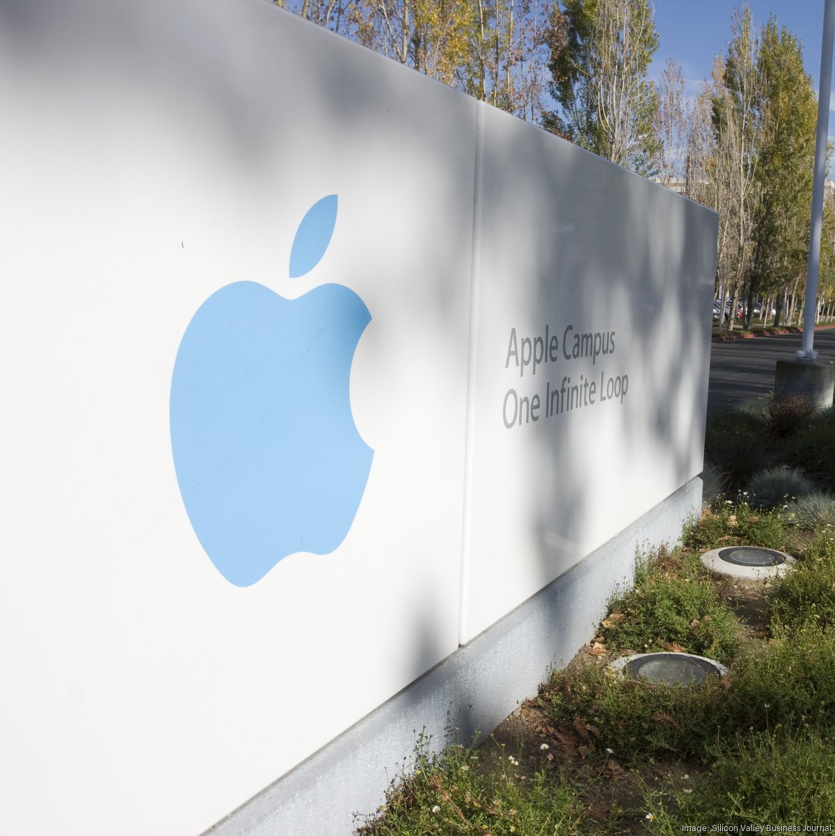Collection of Apple-leased buildings in Cupertino hit the market