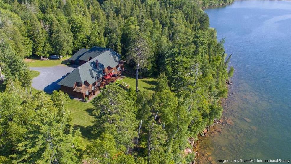Dream Cabin Lake Superior home in northern Wisconsin for sale at 2.
