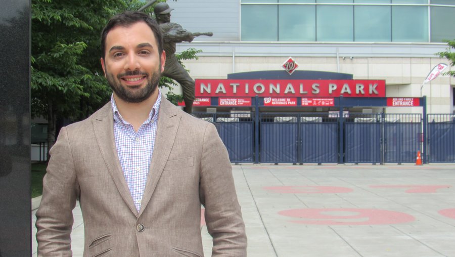 Washington Nationals Give Prizes to Fans who Recycle During Games