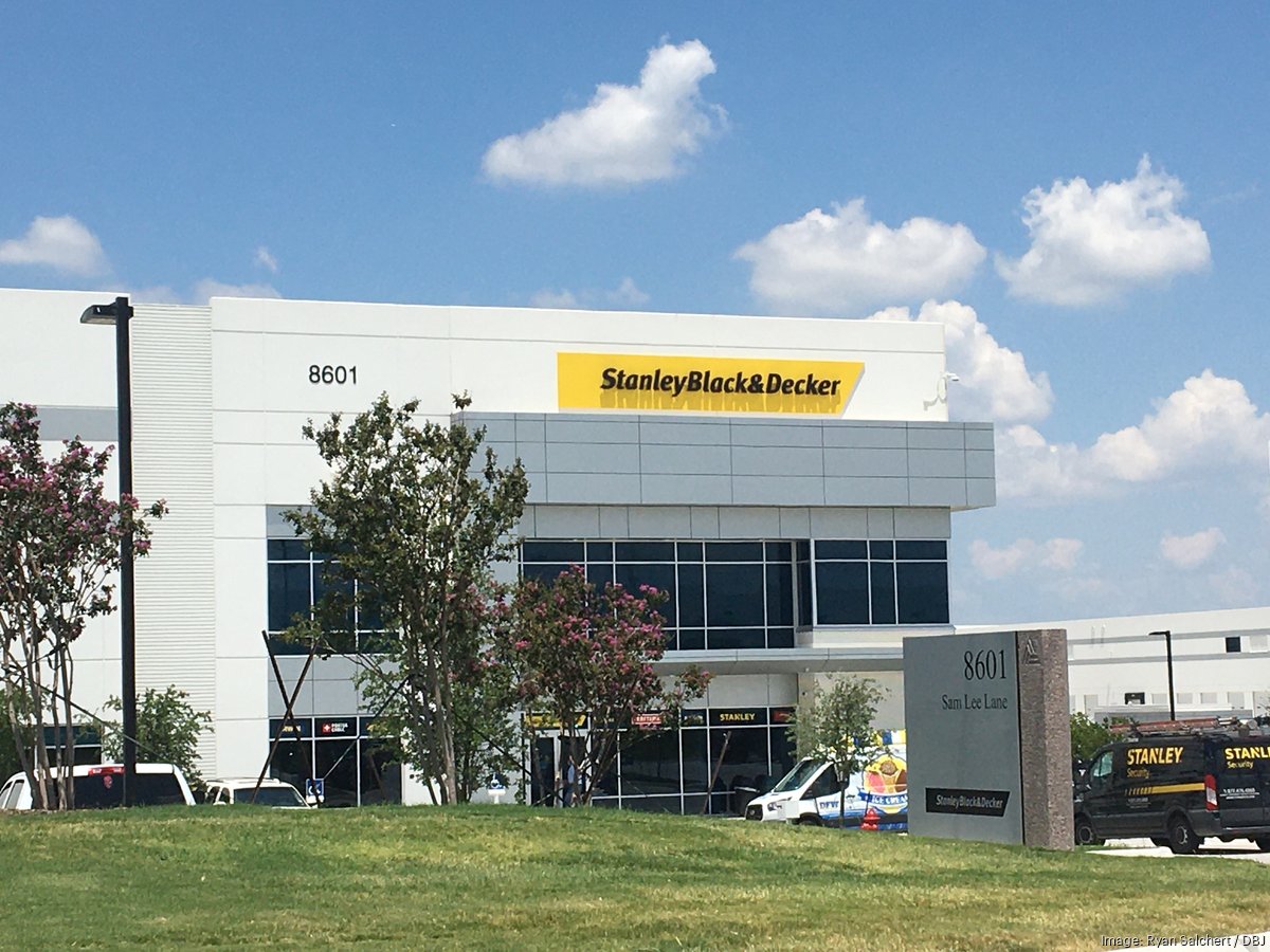 Lexington Realty Trust buys 1.2M SF Stanley Black Decker