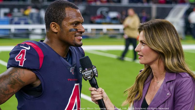 Fox sideline reporter Erin Andrews during the first half of an NFL