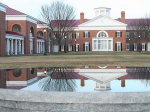 800px-Darden_School_lawn_reflection_UVa2