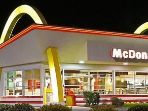 1024px-McDonalds_Golden_Arches