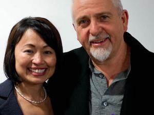 Sheila_Marcelo_and_Peter_Gabriel