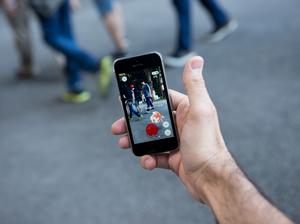 Gamers Hunt for Pokemon in Tokyo